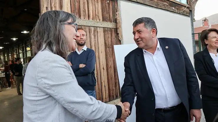 Başkanı Sakarsu vatandaşlarla iftar sofrasında