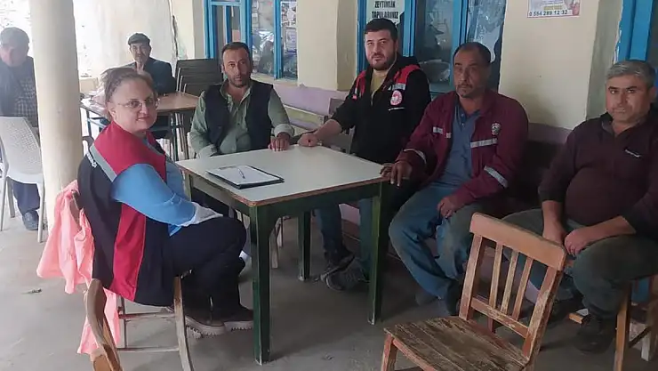 Bayındır'da Cuma Buluşmaları Kapsamında Çiftçilere Bilgilendirme Toplantıları