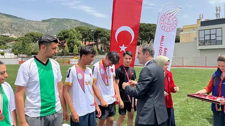 Bayındır'da Gençlik Haftası Spor Yarışmaları Tamamlandı