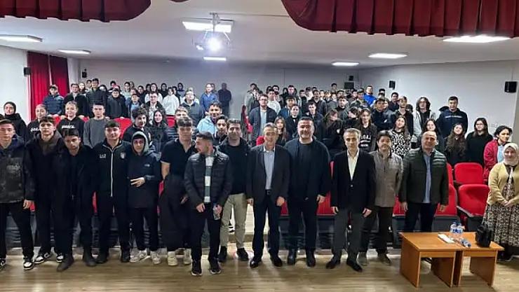 Bayındır'da Öğrenciler Prof. Dr. Raşit Çavuşoğlu ile Buluştu