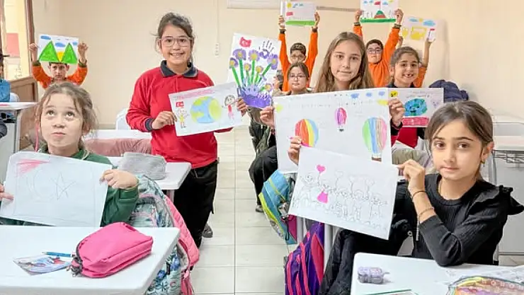 Bayındır Gençlik Merkezi'nde Minik Eller, Büyük Hayaller