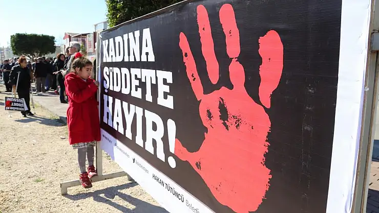 Bayram sabahı annesini katletti!