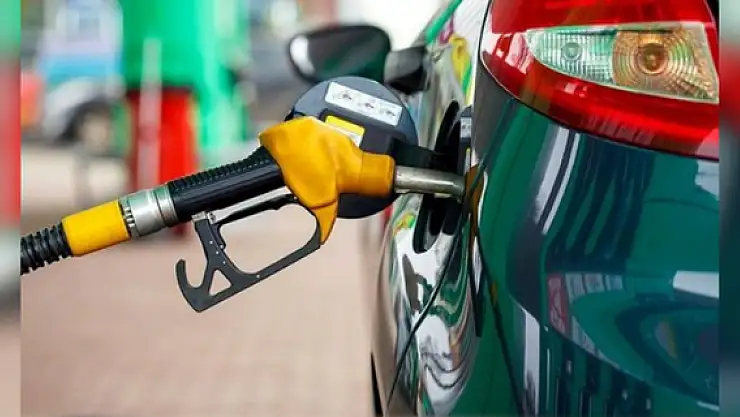 Benzine zam geldi