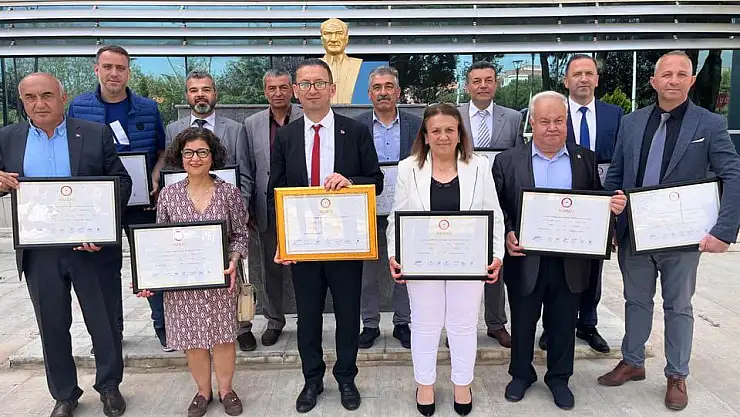 Beydağ’da Seçimi Kazanan Şakir Başaran, Mazbata Töreniyle Göreve Başladı