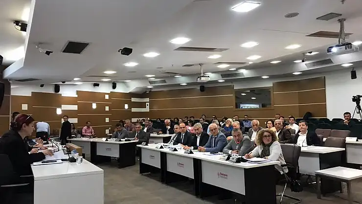 Bornova Belediye Meclis toplantısında ‘otopark’ krizi