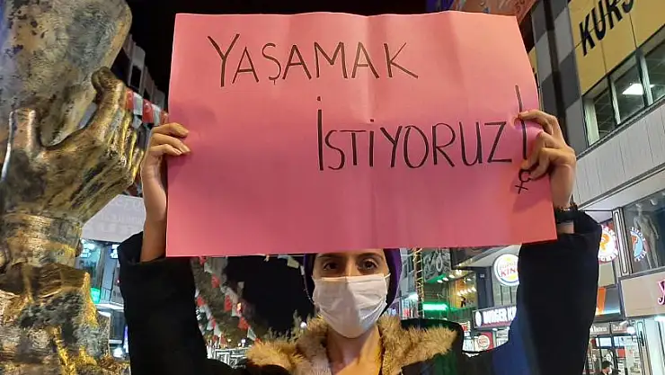 Boşandığı eşini ve iki çocuğunu öldüren adama ‘tahrik indirimi’