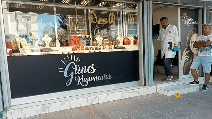 Buca’da gündüz saatlerinde silahlı soygun