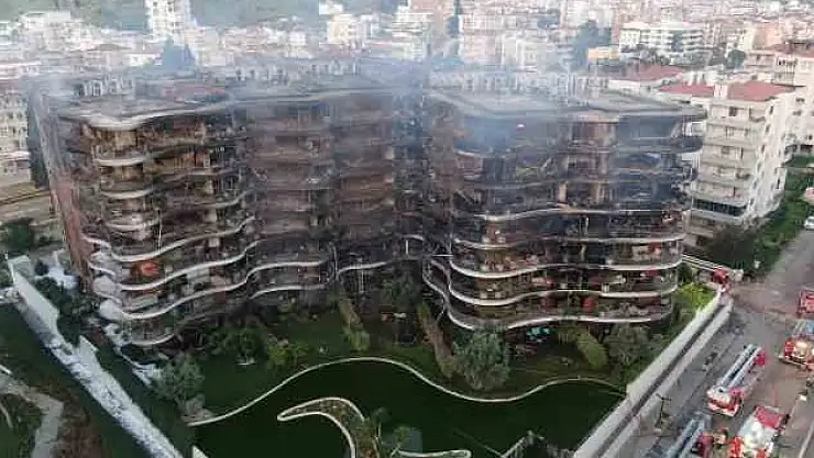 Büyük yangın sonrası yönetimden itfaiyeye tepki… “Geç kalındığı için yandı bitti”