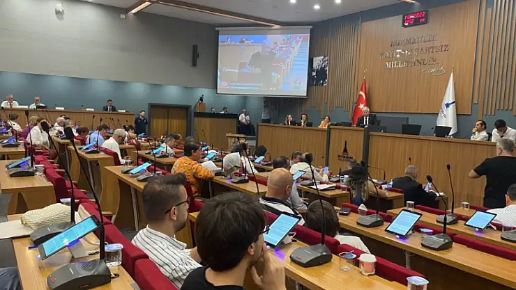 Büyükşehir’de tansiyon yükseldi: Hızal’dan Aslanoğlu iddiası