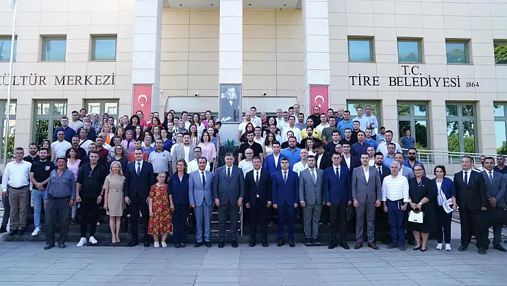 Cemil Tugay, Tire Belediye Başkanı Hayati Okuroğlu'nu Ziyaret Etti