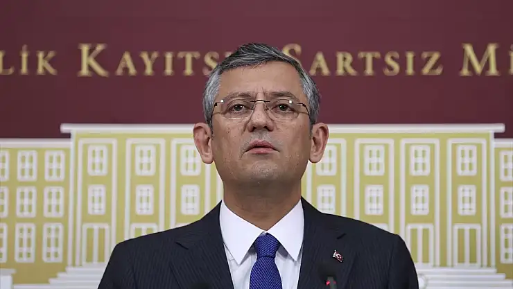 CHP Grup Başkanı Özgür Özel resti çekti