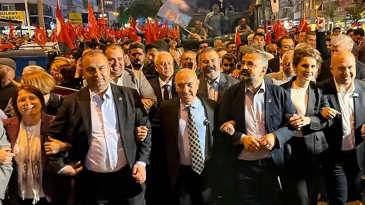 CHP’nin fener alayı  AK Parti organizasyonuyla çakıştı