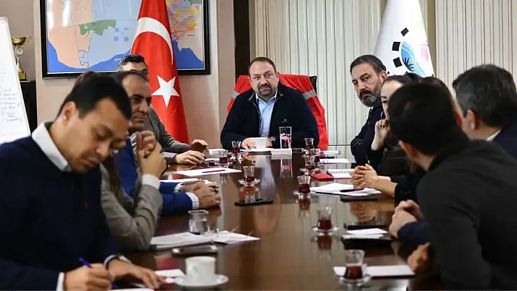 ÇİĞLİ'DE DEPREMZEDELER İÇİN 'KRİZ MASASI' KURULDU