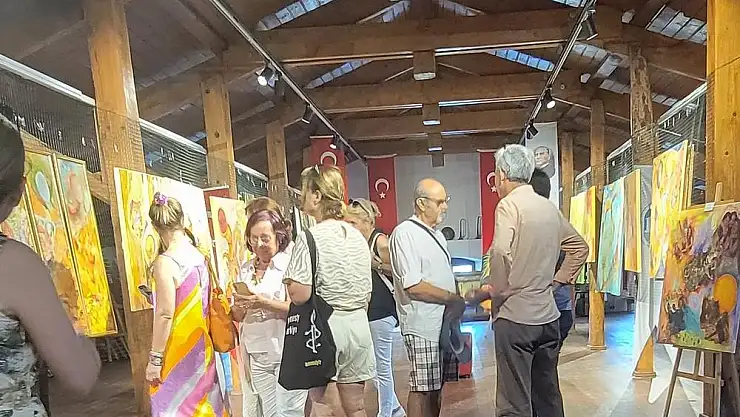 'Çılgın Buluşma' sergisine büyük ilgi
