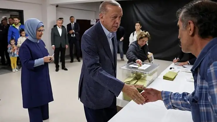 Cumhurbaşkanı Erdoğan: “Sonuçlar kesinleşinceye kadar milletimizin iradesini korumaya devam”