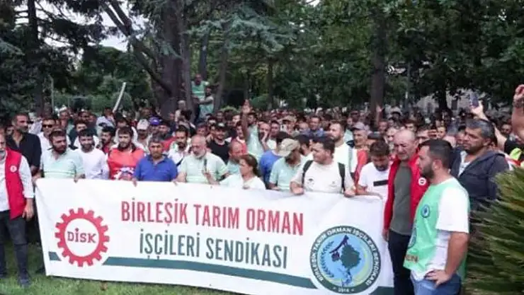 Direnişteki İstanbul Belediyesi işçilerinin, belediye şirketi yöneticilerince tehdit edildiği iddia edildi