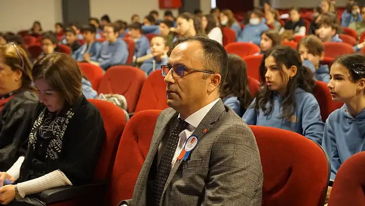 DÜNYA KOLEJİNDE VERGİ HAFTASI PROGRAMI YAPILDI