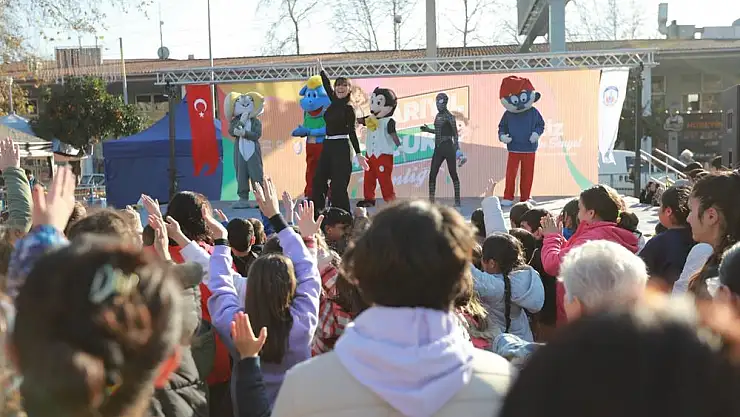 EFES SELÇUKLU ÇOCUKLAR YARIYIL ÇOCUK ŞENLİĞİNİ ÇOK SEVDİ
