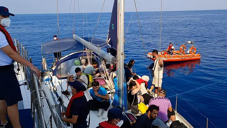 Ege Denizi açıklarında bir günde 160 göçmen bulundu