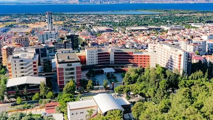 Ekonomi Üniversitesi'nde rektör değişimi
