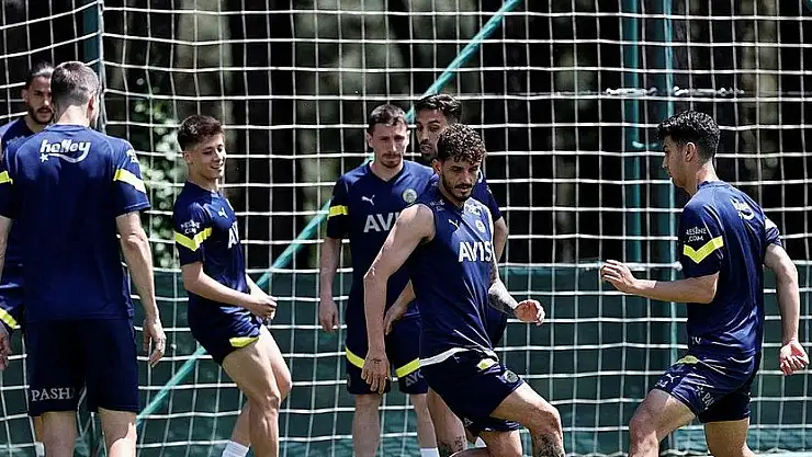 Fenerbahçe’de kamp kadrosu netleşti