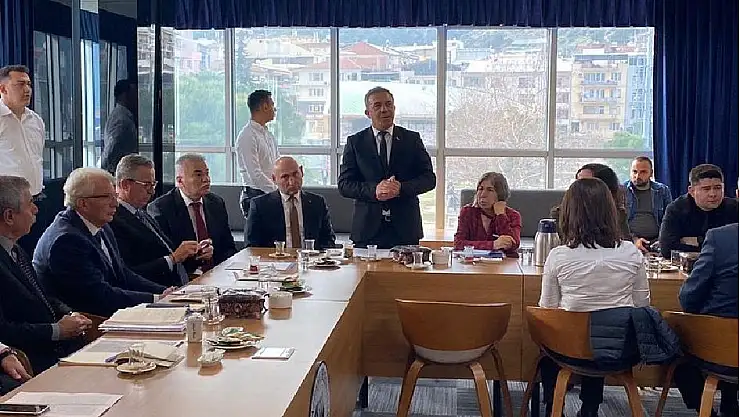 FERİDUN YILMAZLAR YEREL YÖNETİMLER TOPLANTISINDA