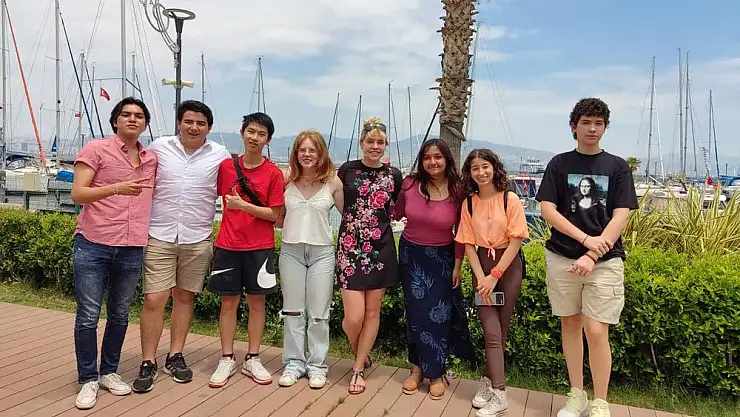 Gençler değişir dünya değişir