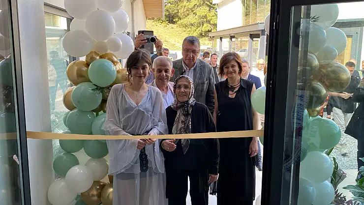 Gölcük'te Göl Manzaralı Yeni Bir Soluk: BADE OTEL & RESTAURANT Hizmete Açıldı