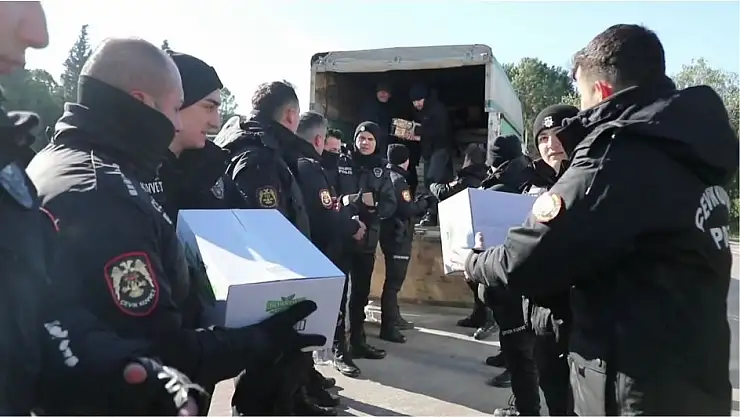 GÖNÜLLÜ 225 POLİS İZMİR’DEN DEPREM BÖLGESİNE GİTTİ