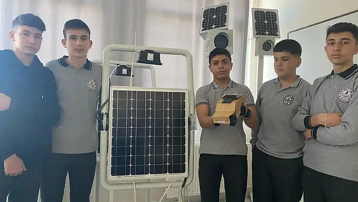GÜNEŞ ENERJİSİYLE ÇALIŞAN MİNYATÜR ARABA ÜRETTİK