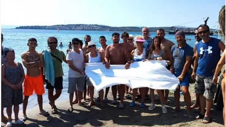 Havlu Hareketine Seferihisar'da katıldı
