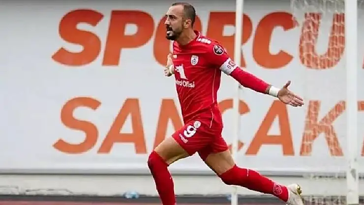 Hem hoca, hem golcü