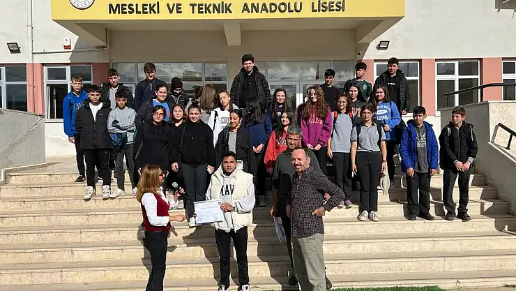 HER ŞEYİN BAŞI SAĞLIK DİYEREK TEMİZ SINIF UYGULAMASI