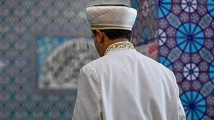 İddia Depremzede annesine yardım istemek için camiye giden kadın, imamın saldırına uğradı