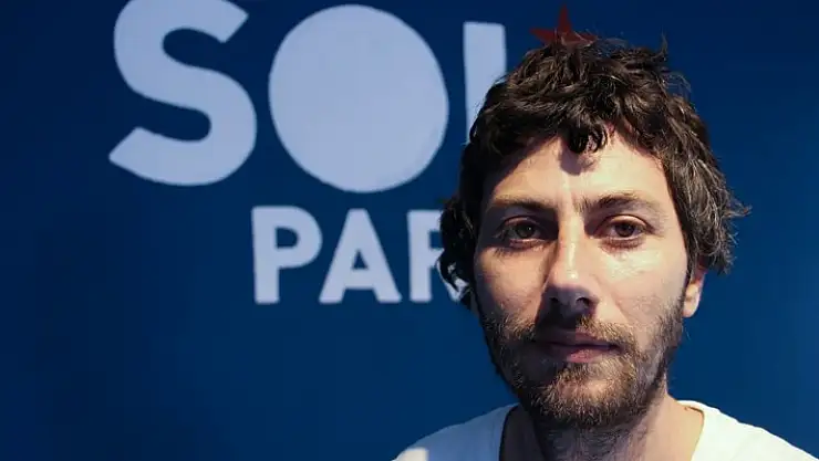 İşleyen: Bir tarafta tek adam diğer tarafta ona karşı olanlar var