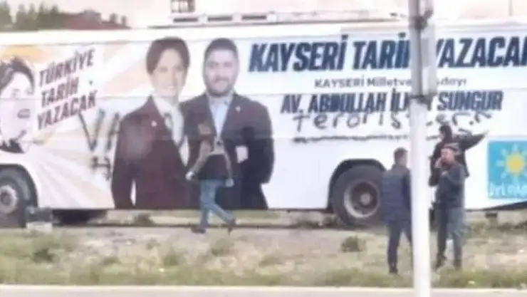 İYİ Parti seçim otobüsüne saldırı yapıldı!