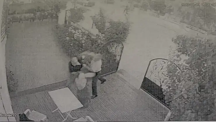 İyi Parti Sivrihisar İlçe Başkanı, müezzin tarafından darp edildi