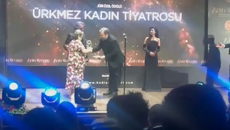 İZBB Ürkmez Kadın Tiyatrosu'na Jüri Özel Ödülü