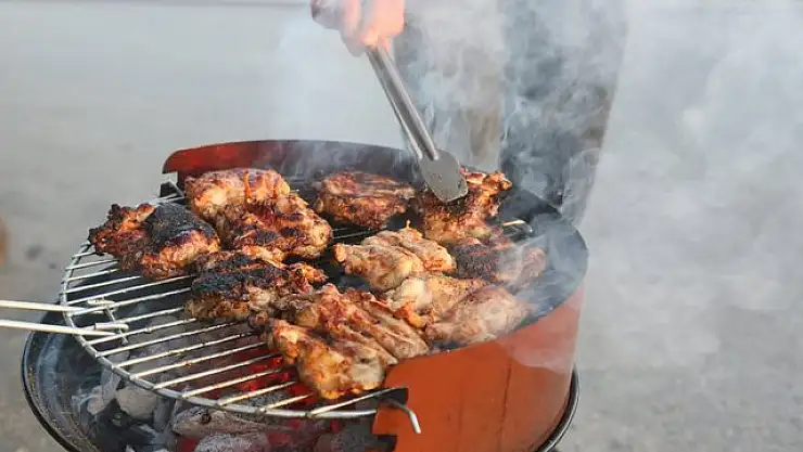 Izgara’da pişirilen  et kanser riskini artırıyor