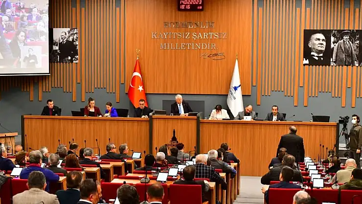 İZMİR BÜYÜKŞEHİR BELEDİYESİ'NDEN DEPREM BÖLGESİNDEKİ ÇİFTÇİLERE YEM DESTEĞİ