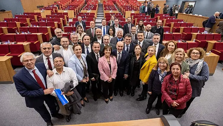 İzmir Büyükşehir Belediyesi'nin 25 milyar 900 milyon TL'lik 2023 bütçesi onaylandı