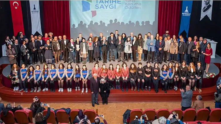 İzmir geleceğin Türkiye'sinin inşa edildiği yer olacak