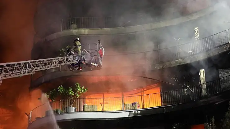 İzmir İtfaiyesi Cansiperane Çalıştı