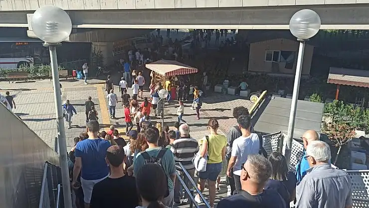 İzmir Metrosu grevde, vatandaş yolda kaldı