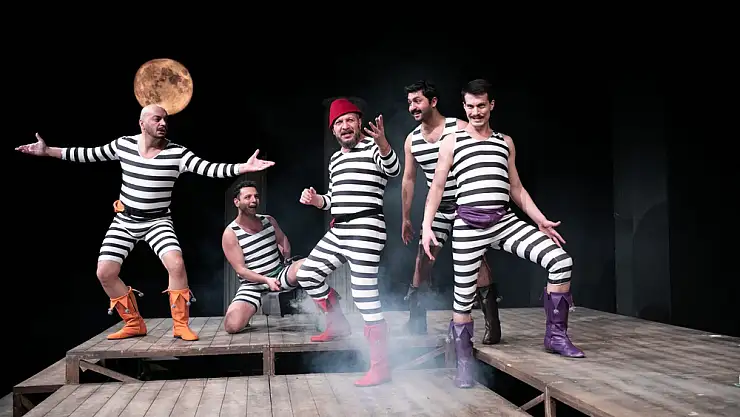 İzmir Şehir Tiyatroları sezonu sona erdi