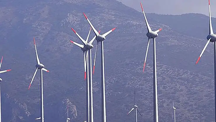 İzmir, Türkiye’nin Rüzgar Enerjisi Sektöründe Parıldayan Bir Yıldız Haline Geliyor