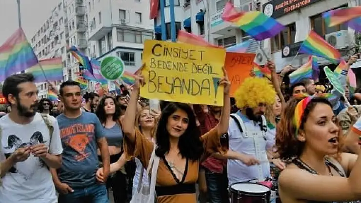 İzmir’de Onur Yürüyüşü’ne engel