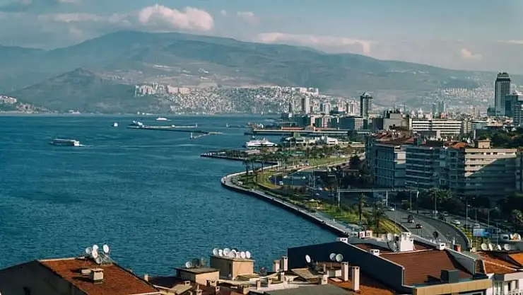 İzmir'de sağanak yağış etkisini sürdürecek mi? Perşembe günü hava durumu raporu