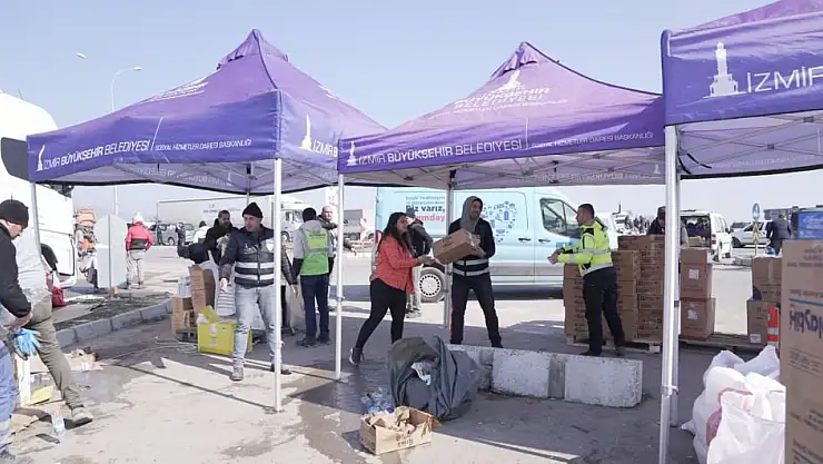 İZMİR'DEN AFET BÖLGESİNE DESTEK YAĞIYOR