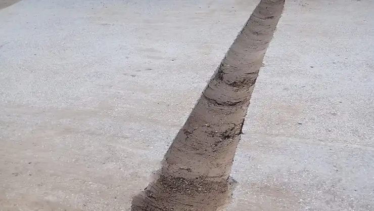 Kazı Çalışması Sonrası Bırakılan Çukur Tepki Çekti